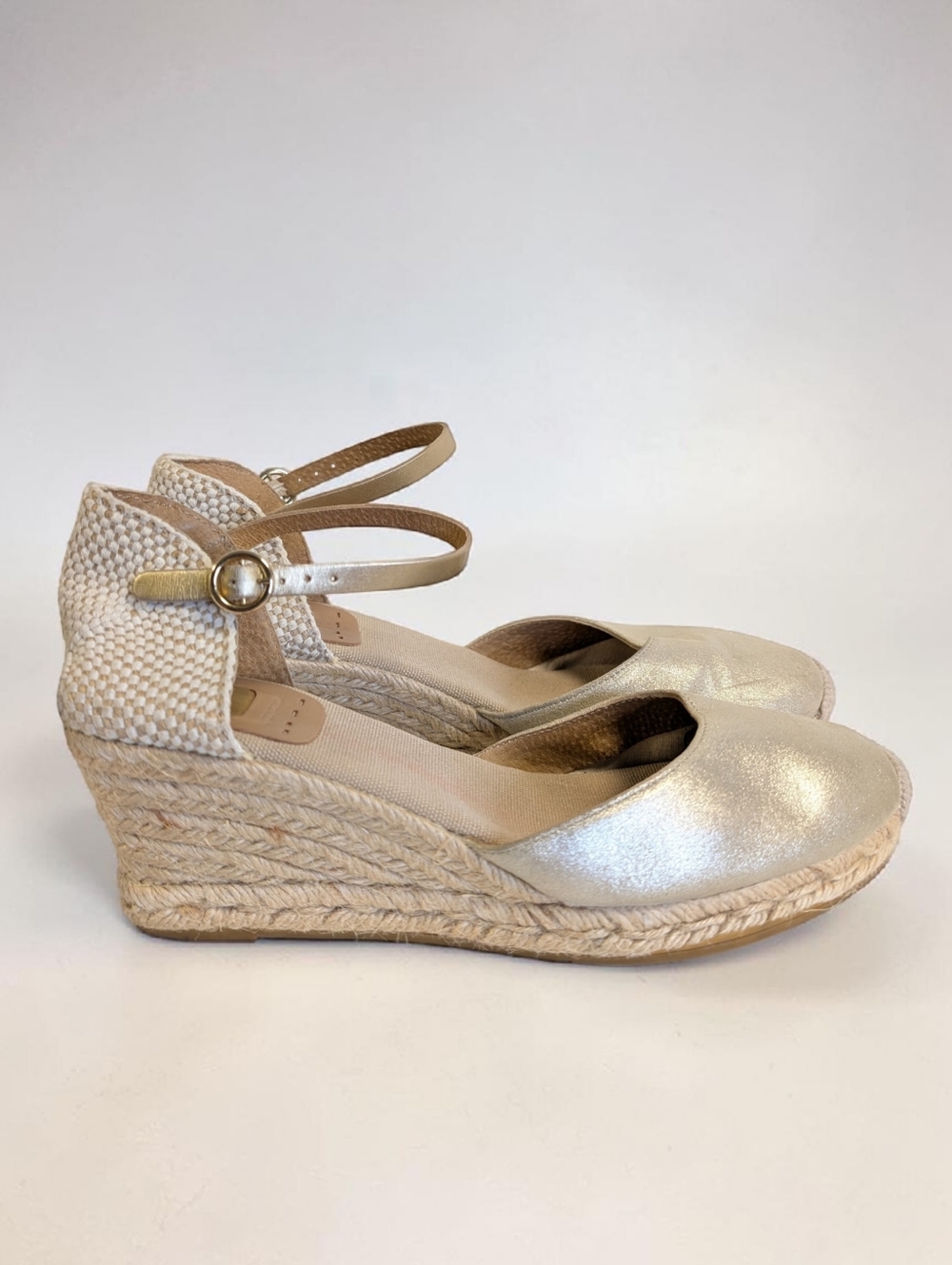 Kanna Metallic Gold Espadrille Wedge Sandals Ankle Strap EU 41 US 9 Resort Boho